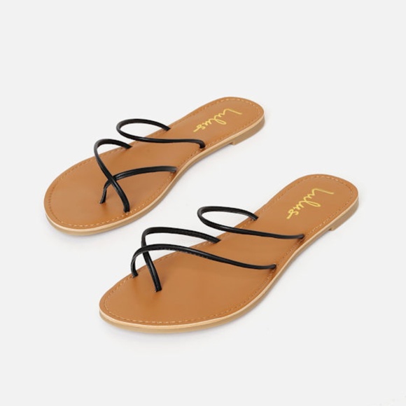 Lulus Krysti Black Toe-loop Flat Sandals - Size 8 - Picture 1 of 1